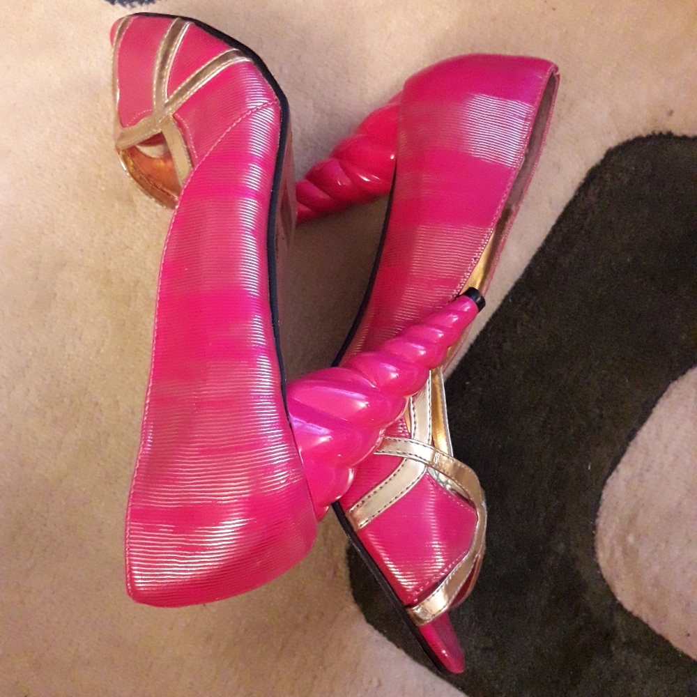 Peep Toe Pumps